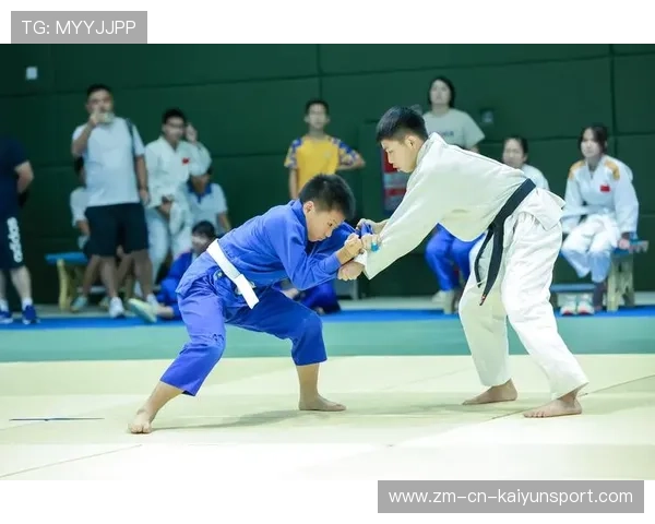 柔道队保持系统训练，多名选手在实战中表现突出